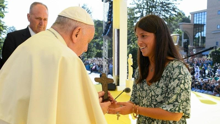 Fotografia do Papa com Mariana Craveiro